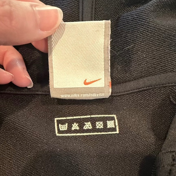 Nike FitDry Women’s Black Full Zip Hooded Sweater Jacket - Large (EUC) - Picture 11 of 12